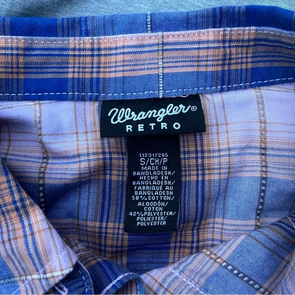 Women’s Wrangler Button Up - Picture 3 of 3